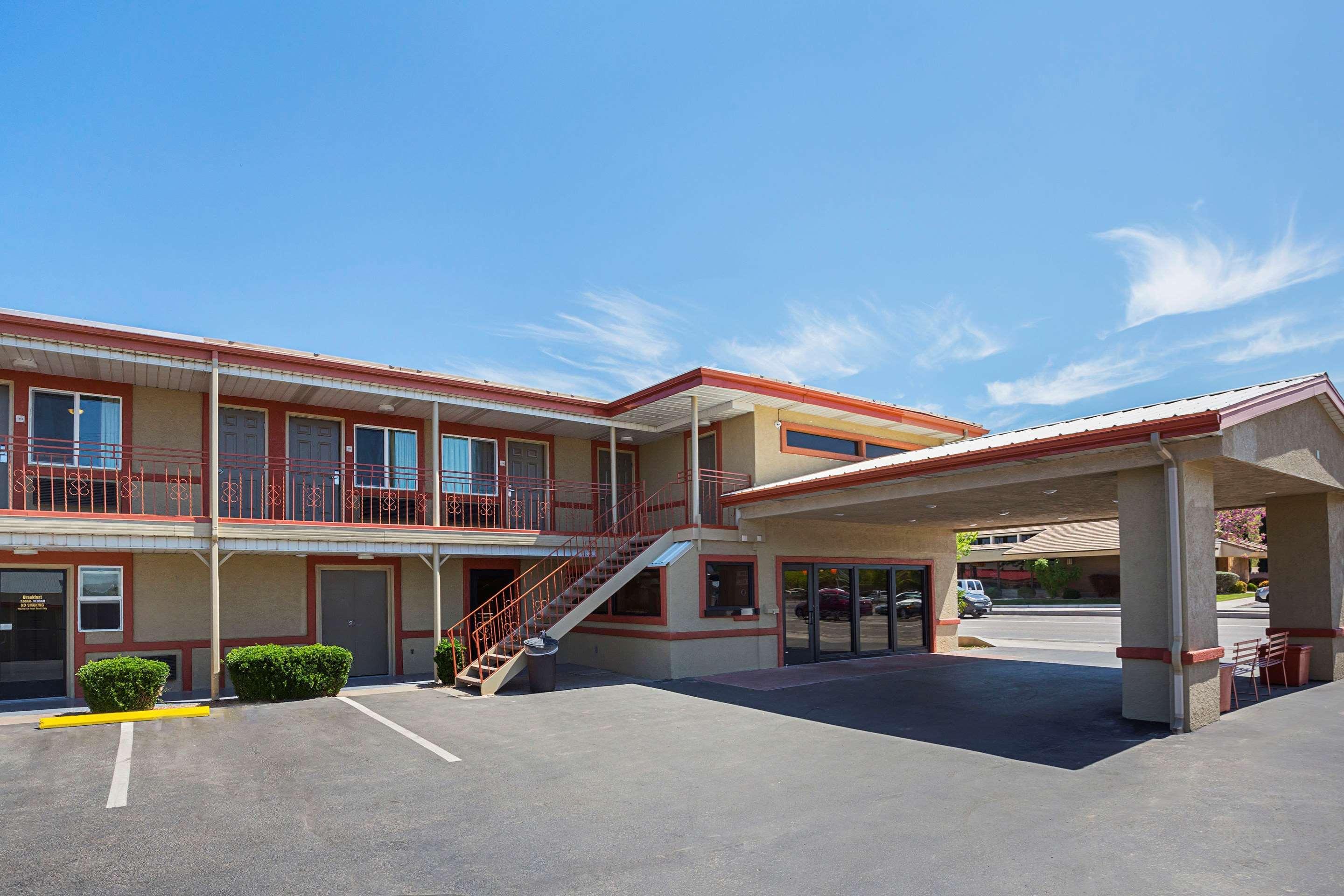 Econo Lodge Hurricane Zion Park Area Экстерьер фото